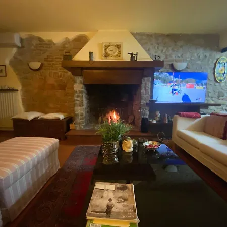 Semesterbostad L'umbrichella - In Piccolo Borgo Medioevale Carnaiola