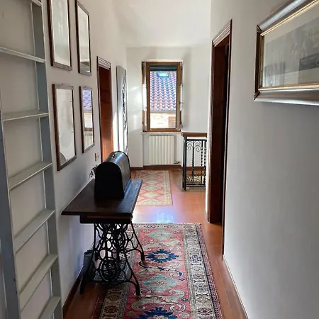 L'umbrichella - In Piccolo Borgo Medioevale Carnaiola