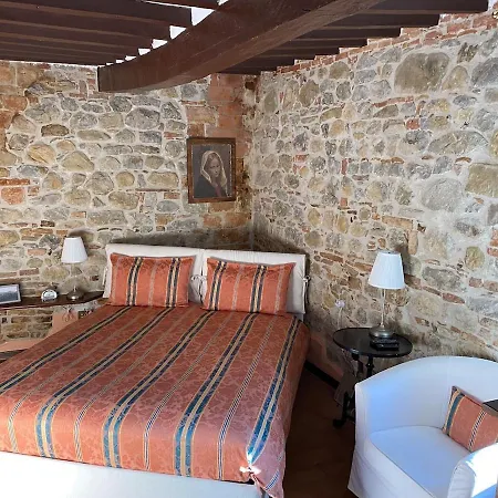 L'umbrichella - In Piccolo Borgo Medioevale