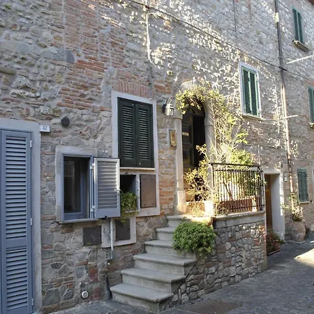 L'umbrichella - In Piccolo Borgo Medioevale *